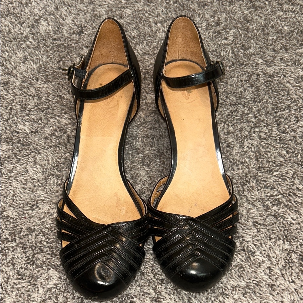 Frye Lisa Mary Jane Black Leather Heels Size 7.5 Leather Classic Pump